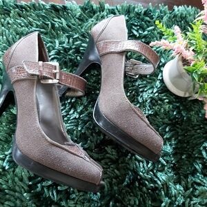 👠NINE WEST MARY JANE STYLE HEELS Canvas/Leather